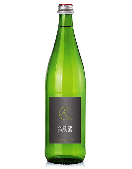 Traubensaft vom Weingut Klager in der grünen Flasche.